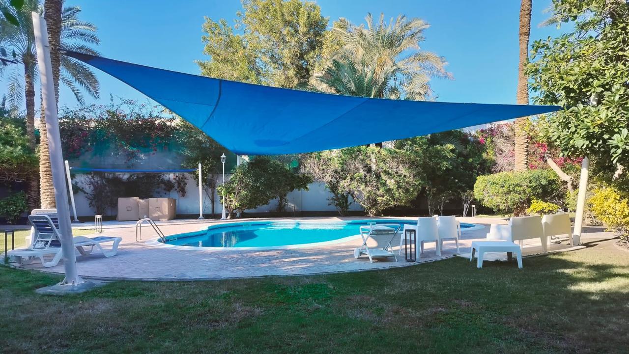 Jaw Resort Pool Shade
